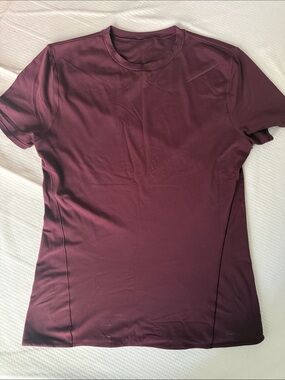 lululemon VERY FITTED TOP Women's Short Sleeve Crew Top in Deep Wine